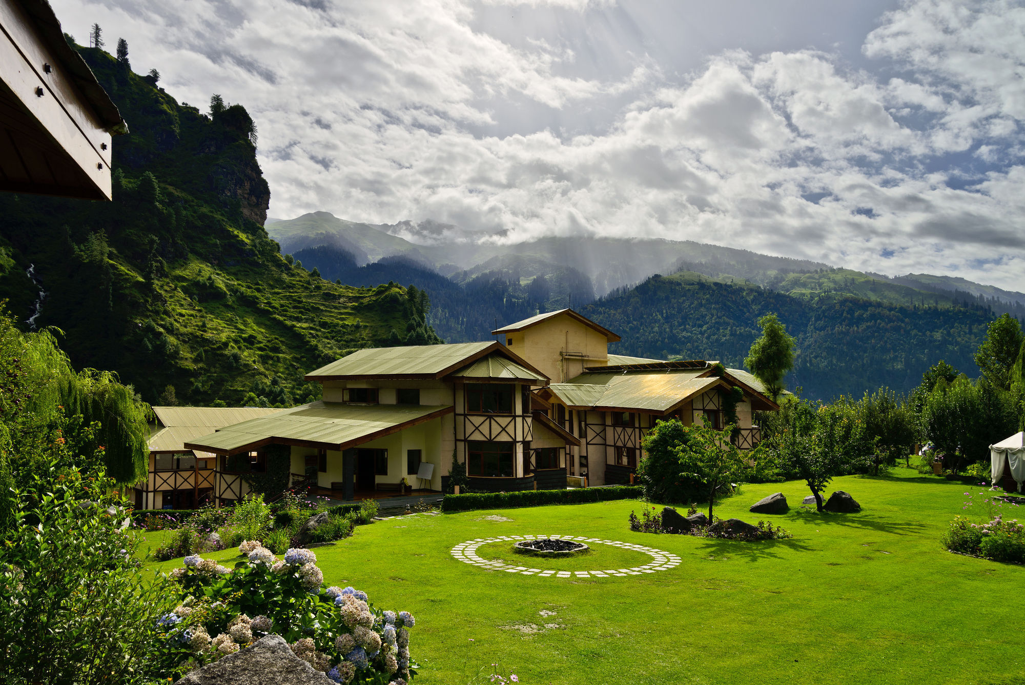 Solang Valley Resort Palchān Exterior photo